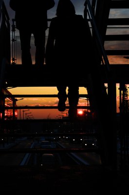 Walking for sunset_5266484755_l.jpg